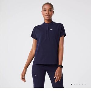 Figs Navy Montex Scrub Top NWT